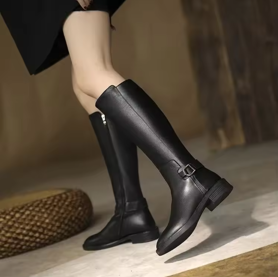 Bottes Femmes au Genou avec Boucle Métallique et Talon Carré. InspireOra